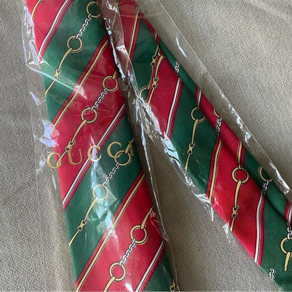 NWT❤️💚Gucci❤️💚Green and Red Silk Chain Tie - Picture 5 of 6